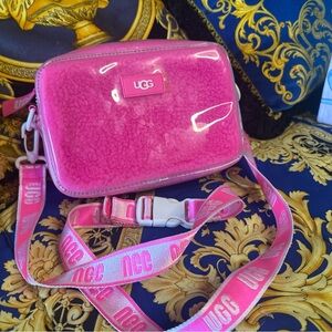 UGG Janie II Clear with sheepskin Clutch/Waist/Crossbody